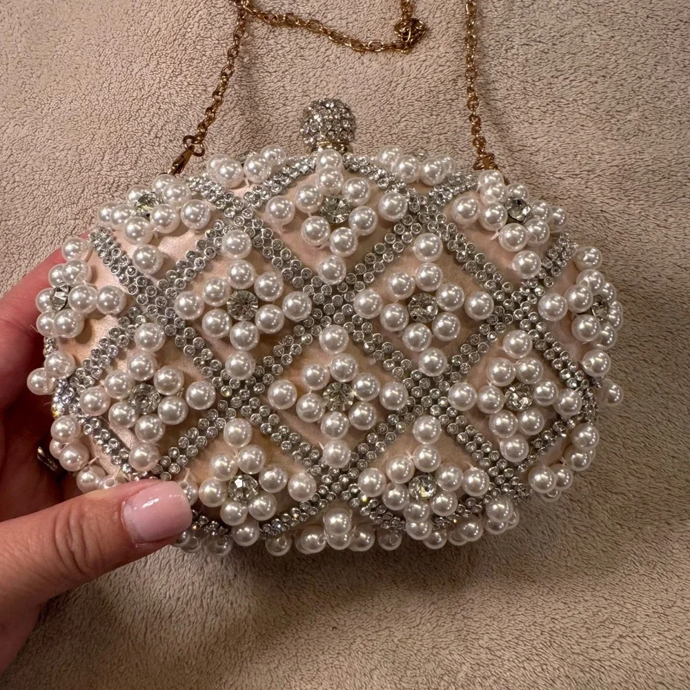 ALDO Pearl Rhinestone Clutch Bridal Wedding Guest Formal Party‎ Luxe Chic